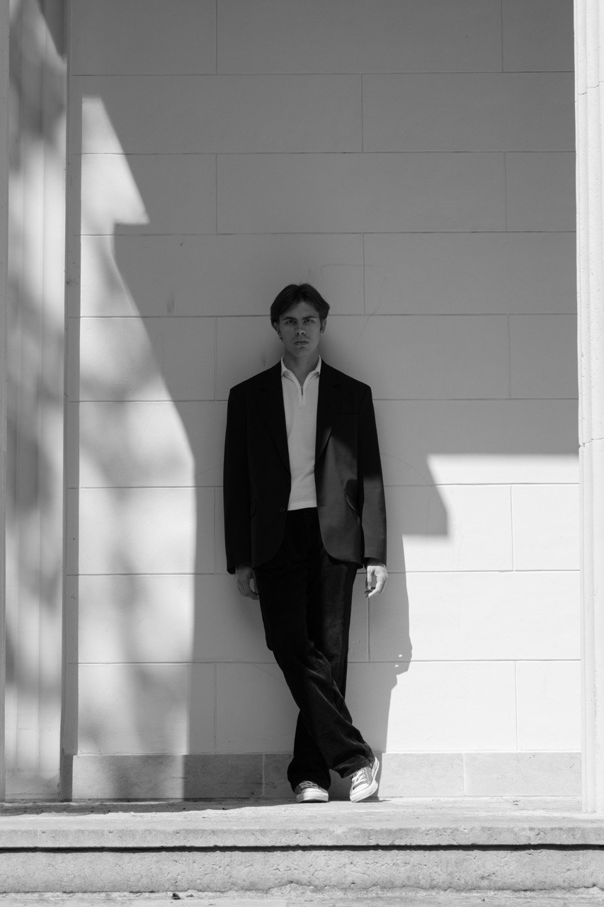 Кай — співзасновник Dialektos